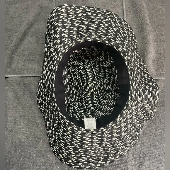 Floppy Wide Brim Hat *Like New* - Picture 4 of 5